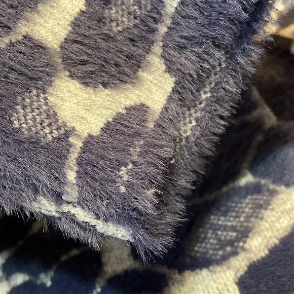 ⭐️Gorgeous and so comfy sweater coat⭐️
BIN 30 - Picture 9 of 9